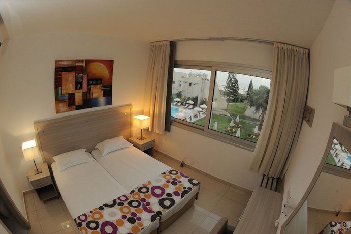 Frixos Suites Hotel Apartments