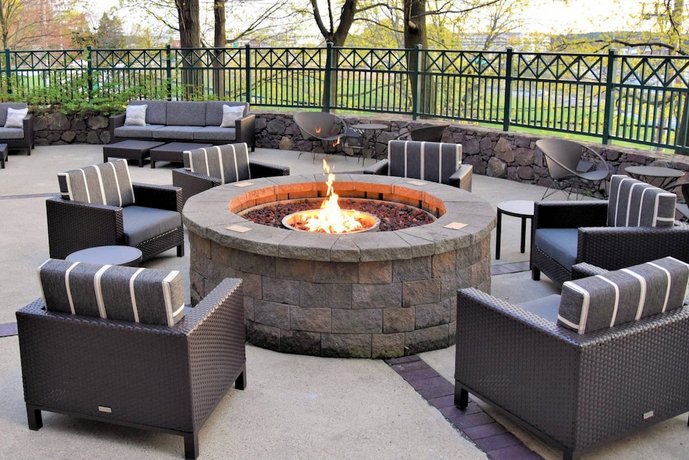 Courtyard by Marriott Boston Waltham