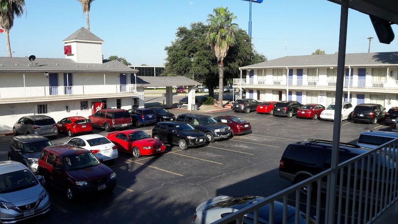 SureStay Hotel by Best Western San Antonio Riverwalk