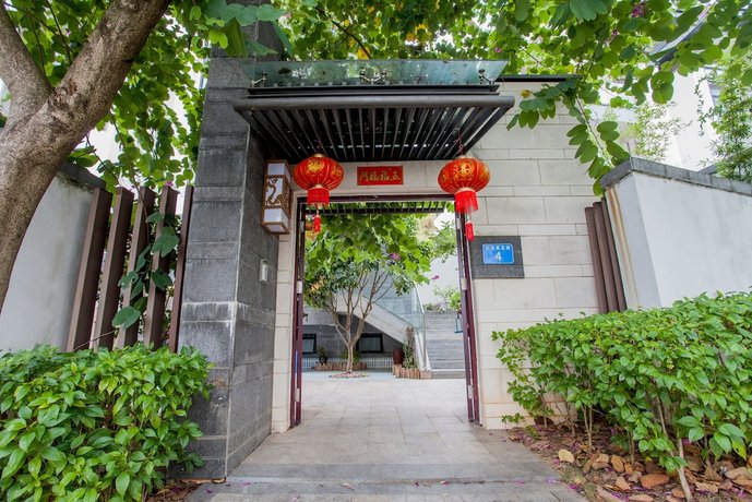 Deluxe Villa in Mingyue Mountain and Stream