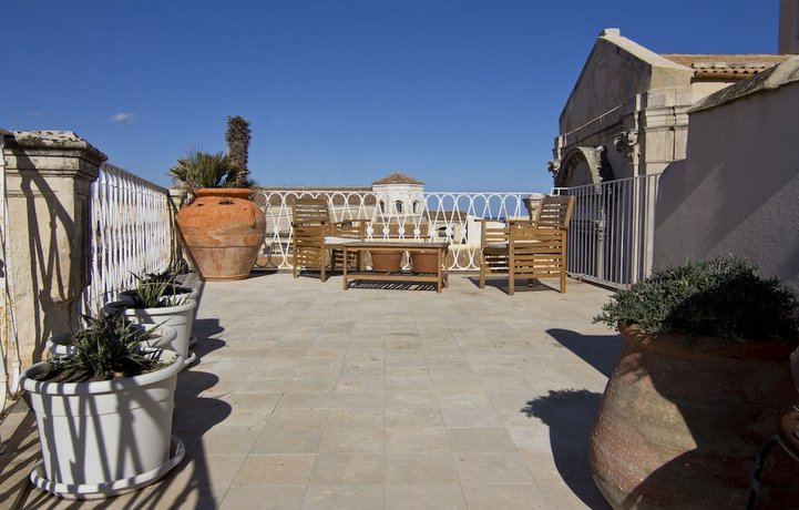 La Via della Giudecca Syracuse