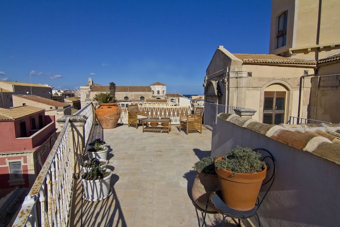 La Via della Giudecca Syracuse