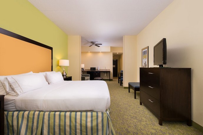 Holiday Inn Express and Suites Dickson City