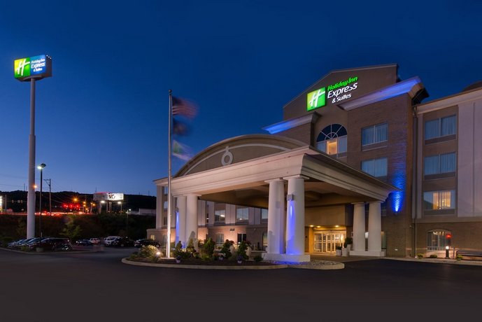 Holiday Inn Express and Suites Dickson City