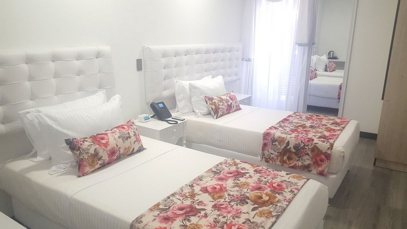 Hotel Arvut Collection