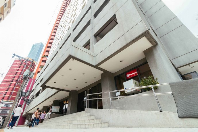 RedDoorz @ Bel Air Soho Suites Makati