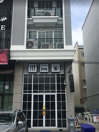 Splash Apartment