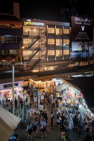 YELLO ROOMS Victory Monument
