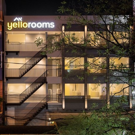 YELLO ROOMS Victory Monument