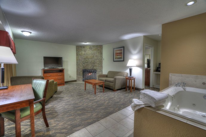 Crossroads Inn & Suites