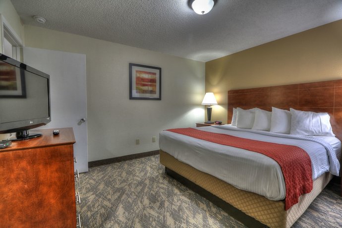 Crossroads Inn & Suites