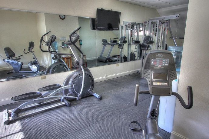 Crossroads Inn & Suites