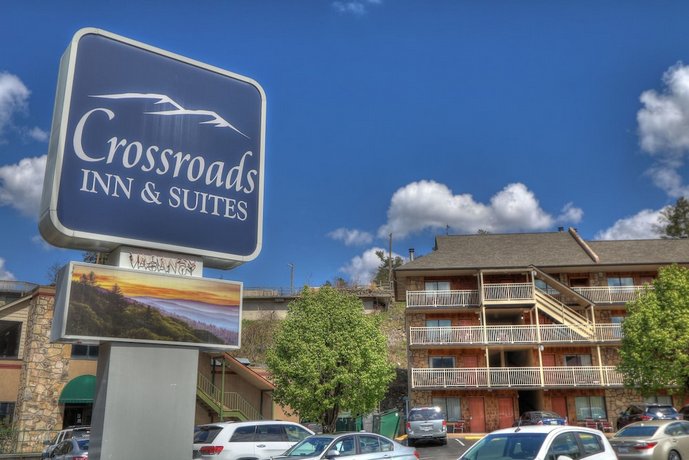 Crossroads Inn & Suites