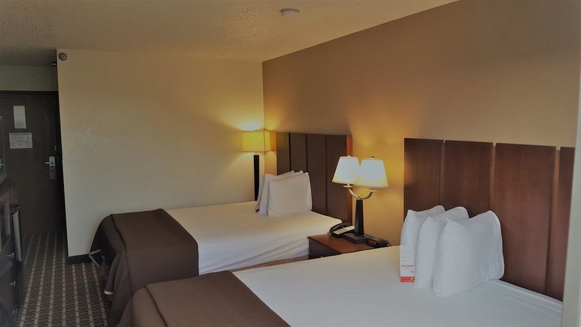 Super 8 by Wyndham Harlingen TX Hotel