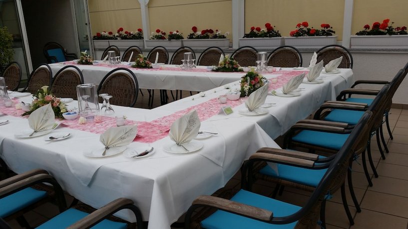 Hotel & Restaurant Park Cafe ISA
