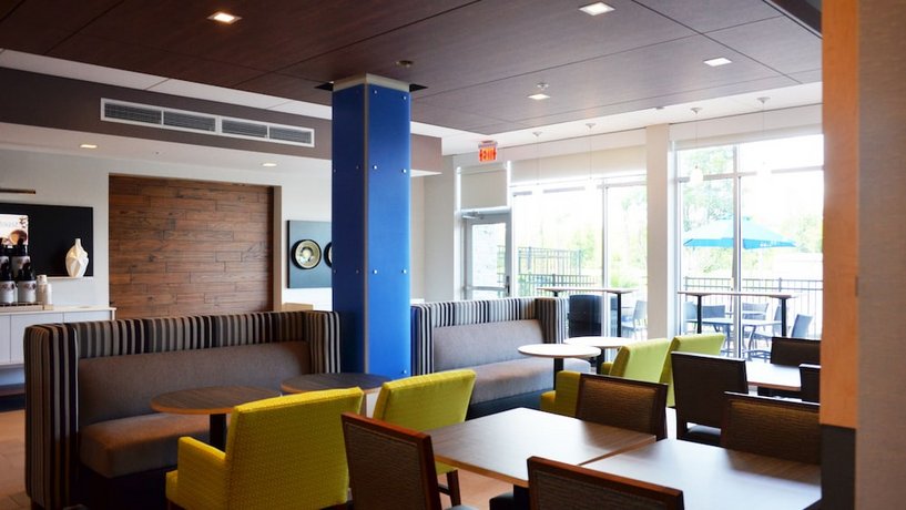 Holiday Inn Express & Suites - Jacksonville W - I295 and I10