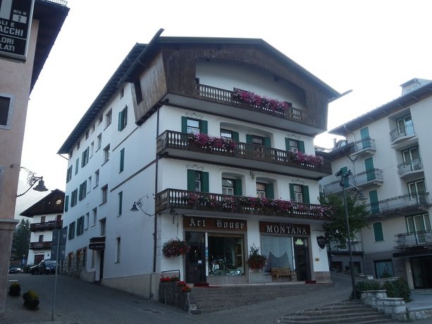 Hotel Montana Cortina d'Ampezzo Col Druscie Ski Lift Italy thumbnail