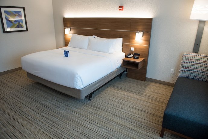 Holiday Inn Express & Suites Mishawaka - South Bend