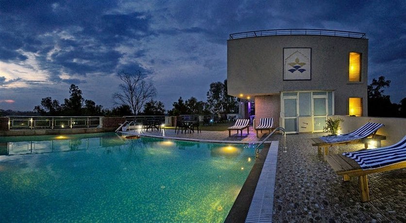 Hotel Atulyaa Taj