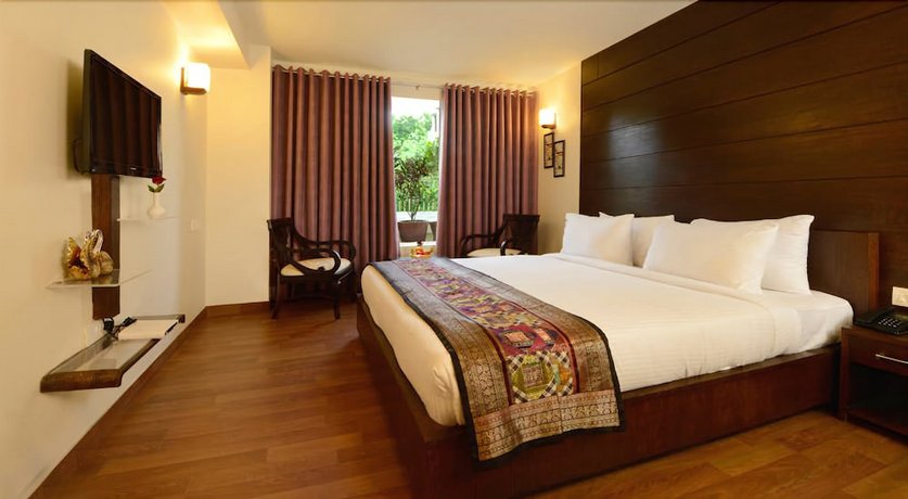 Hotel Atulyaa Taj
