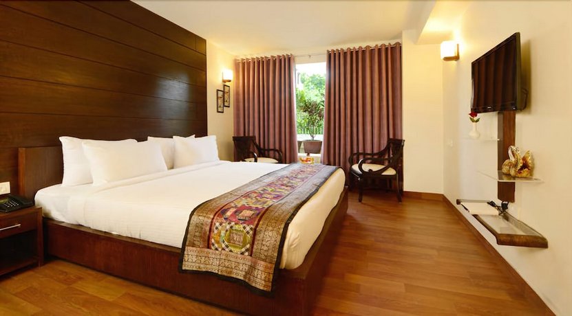 Hotel Atulyaa Taj