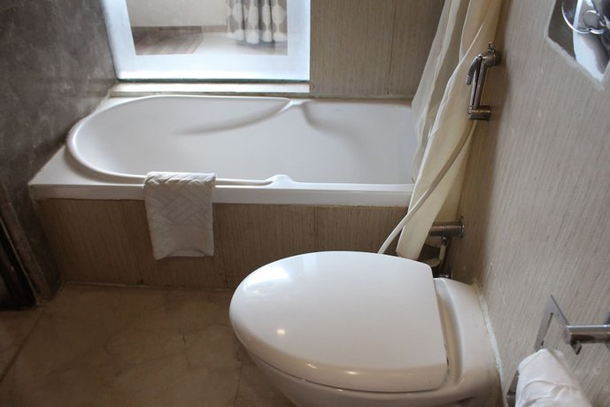 Hotel Atulyaa Taj