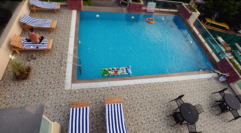 Hotel Atulyaa Taj