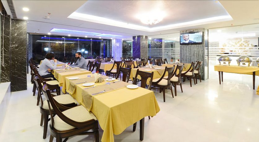 Hotel Atulyaa Taj