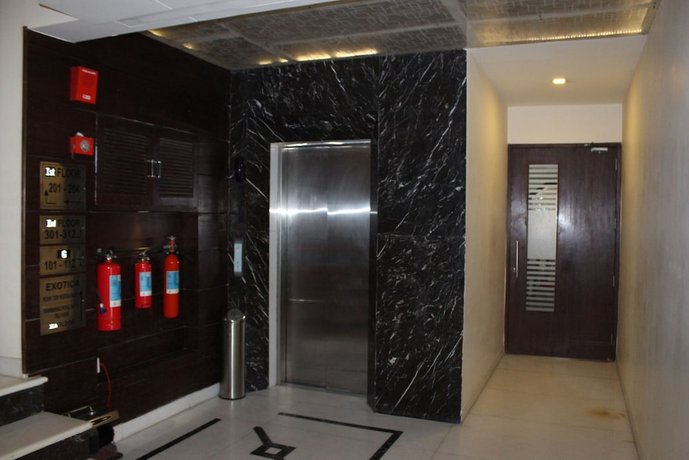 Hotel Atulyaa Taj