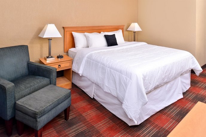 Quality Inn & Suites Airport