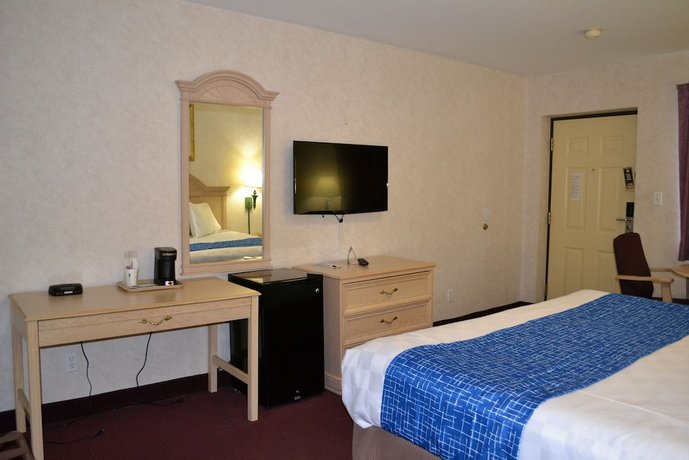 Travelodge by Wyndham Niagara Falls At the Falls Niagara Falls NY