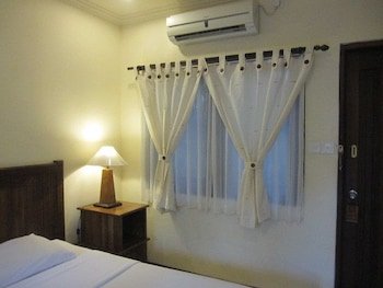 Kakiang Bungalows