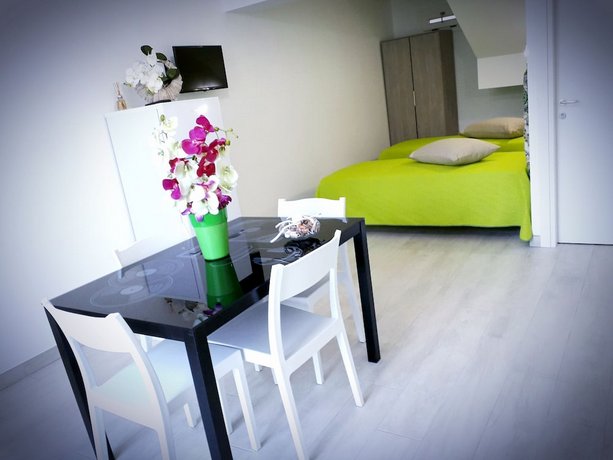 Joshua Rooms