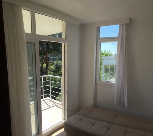 Doa Apartments