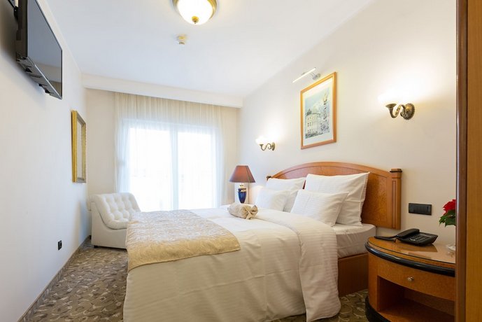 Hotel Sterling Garni