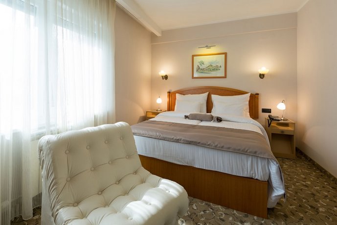 Hotel Sterling Garni