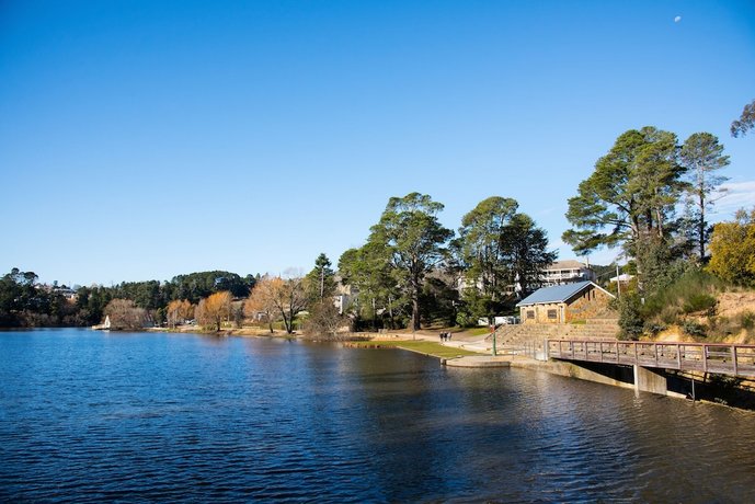 Lake Daylesford Apartment 2A