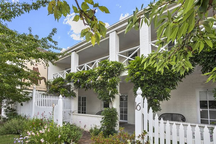 Lake Daylesford Apartment 5