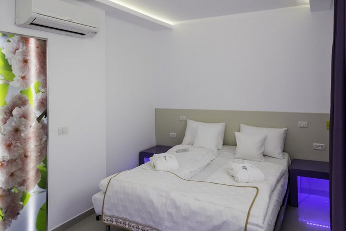 Hotel Christina Plus