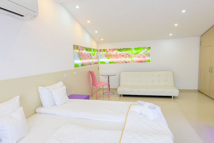 Hotel Christina Plus