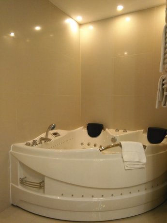 Hotel Christina Plus