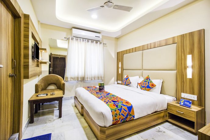 FabHotel Damanis