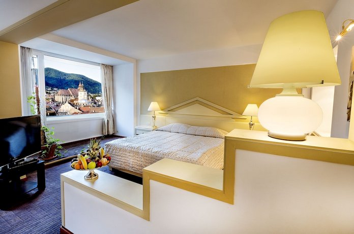 Hotel Aro Palace