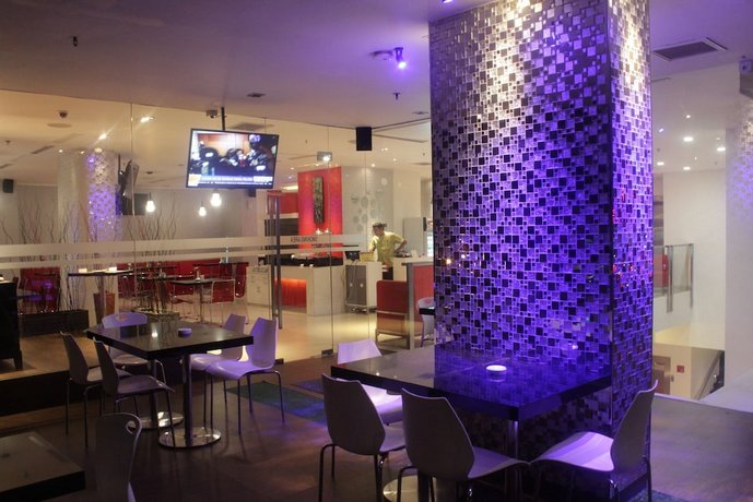 RedStar Hotel
