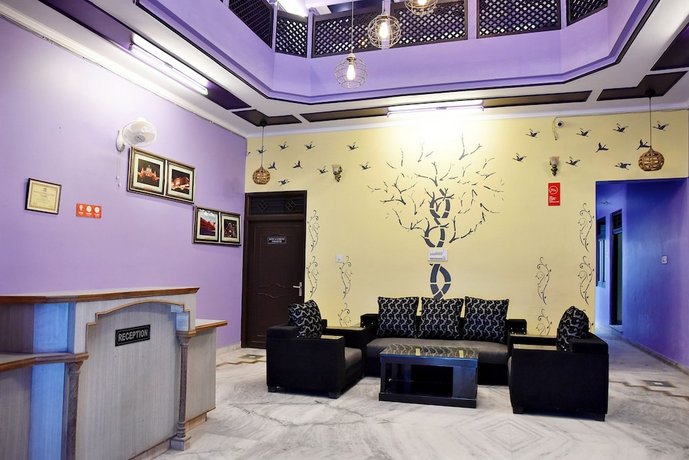 OYO 11401 Hotel Malhotra