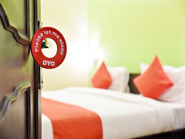 OYO 11401 Hotel Malhotra