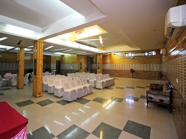 OYO 9388 Yash Hotel