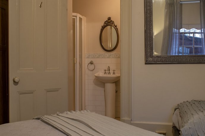 Albert Guest House and Mills Spa Suites