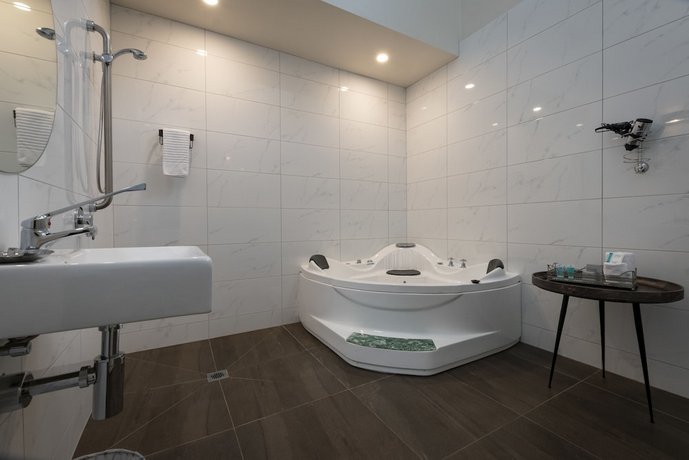 Albert Guest House and Mills Spa Suites