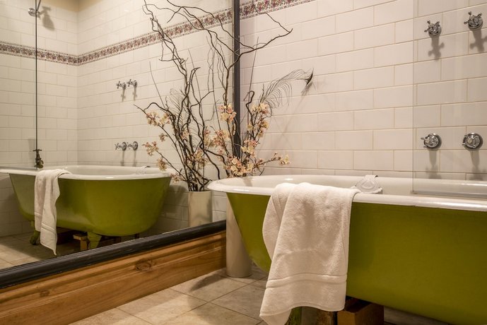 Albert Guest House and Mills Spa Suites
